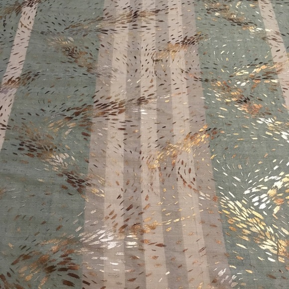 NWT Beautiful Howard’s Scarf - Picture 2 of 5